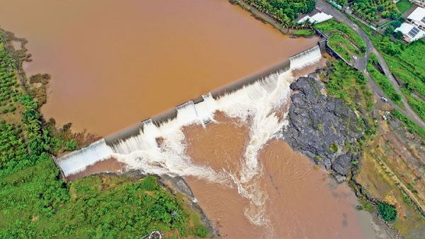 नदियों में बाढ़, डैम भी ओवरफ्लो