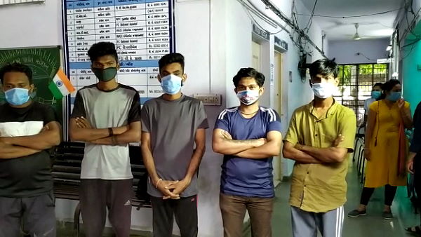 फिर ऐसे आए पकड़ में