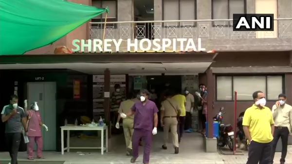 शॉर्ट सर्किट के कारण लगी ICCU में आग