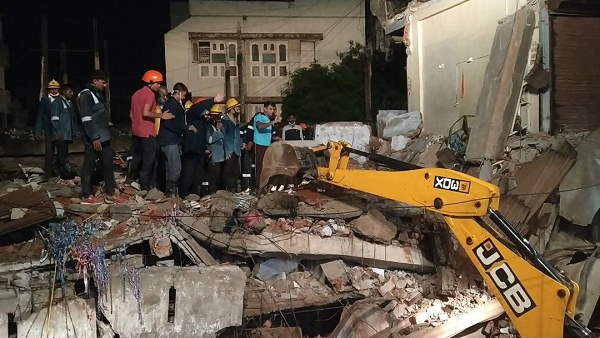 5 दिनों में दूसरी इमारत गिरी