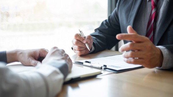 इंटरव्यू में पूछा- विकास दुबे का एनकाउंटर कर पुलिस ने सही किया?