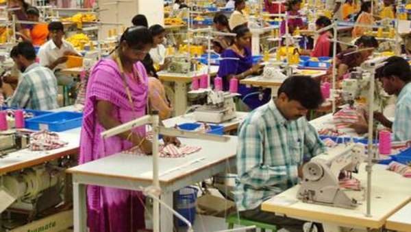 महामारी से निपटने के लिए भारत में राष्ट्रव्यापी लॉकडाउन चलाया गया