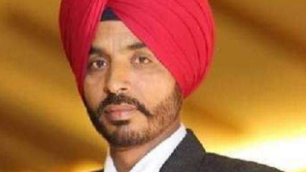 पुलिसकर्मी पिता की कोरोना से हुई मौत, सदमा नहीं सह सकी बेटी पुलिसकर्मी पिता की कोरोना से हुई मौत, सदमा नहीं सह सकी बेटी