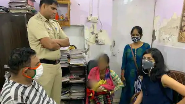 दिल्ली पुलिस और महिला आयोग ने बचाया