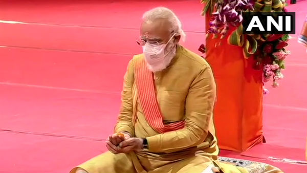 पीला रंग सूर्य और भगवान विष्णु का प्रिय माना जाता है