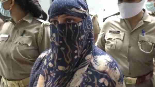 शिखा से सोना बनकर रखने लगी थी रोजा