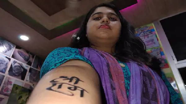 बनारस की रहने वाली हैं इक्रा खान