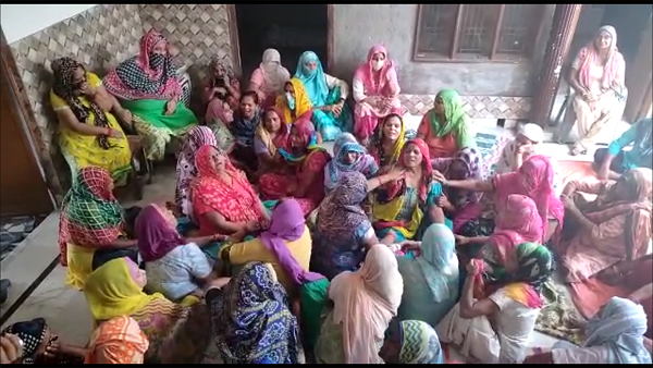 घर पर पसरा मातम