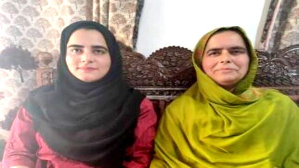 नादिया ही नहीं, उनकी दो बहनें भी SKIMS में MBBS कर रही हैं