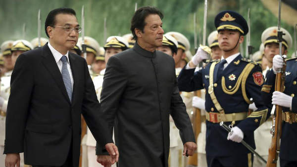 चीन से घूस ले रहे पाक ऑफिसर 