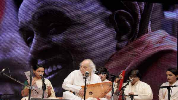 केदार मंत्रमुग्ध था......