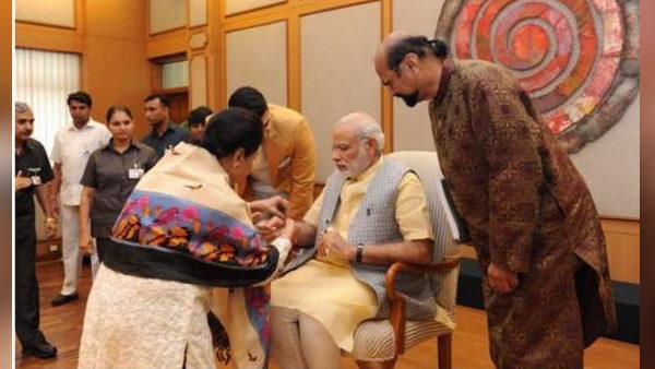 साल में एक बार ही मिल पाती हैं साल में एक बार ही मिल पाती हैं