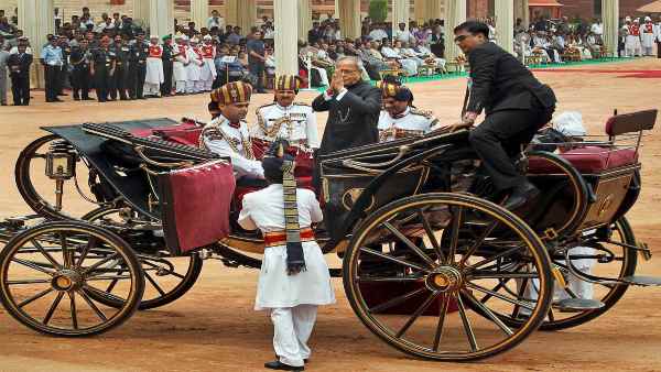 'राष्ट्रपति महोदय' या 'माननीय राष्ट्रपति' कहने की परंपरा शुरू की