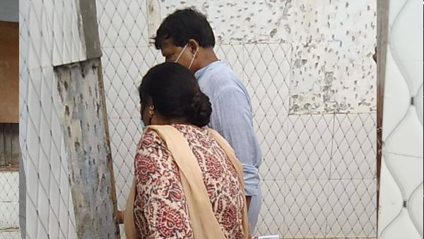 महिला कर्मचारियों ने की मंत्री से शिकायत