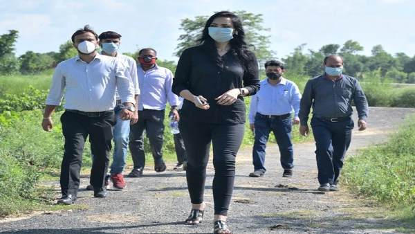 इसलिए पुष्पम प्रिया चौधरी को जेडीयू की डमी पार्टी कहा जा रहा है इसलिए पुष्पम प्रिया चौधरी को जेडीयू की डमी पार्टी कहा जा रहा है