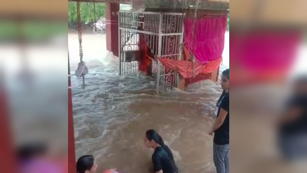 कई पुरानी हवेलियां हैं जर्जर कई पुरानी हवेलियां हैं जर्जर