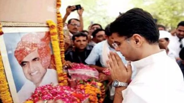 पार्टी आलाकमान के चरित्र पर उंगली उठाकर भी कांग्रेस में बने रहे थे पिता