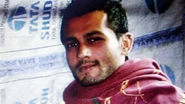 कामत की ग्लासवर्क पेंटिंग मुंबई के आर्ट सर्किट में बेहद फेमस थीं कामत की ग्लासवर्क पेंटिंग मुंबई के आर्ट सर्किट में बेहद फेमस थीं