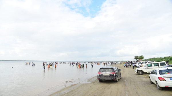  छ​ह माह भरा रहता है पानी