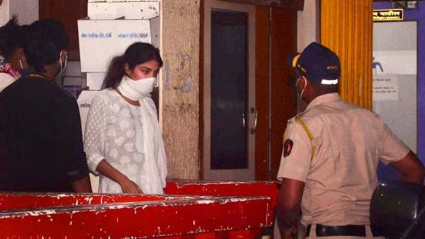 दो सप्लायर तक पहुंची एनसीबी दो सप्लायर तक पहुंची एनसीबी