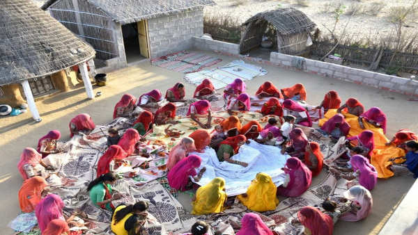  सोशल मीडिया में हैं काफी एक्टिव