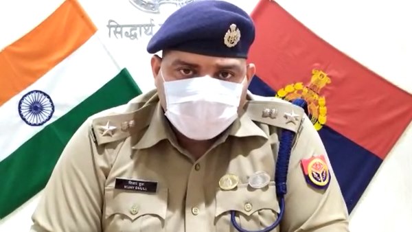 पुलिस कर रही जांच पुलिस कर रही जांच