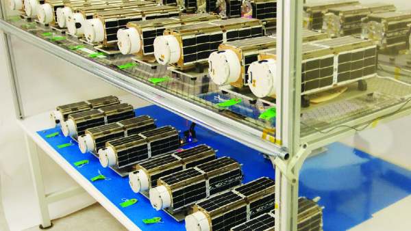 विक्रम श्रृंखला नाम से लॉन्च वाहनों की एक पंक्ति विकसित कर रही है