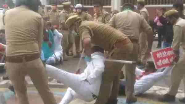 क्या सरकार चुकाएगी कीमत?