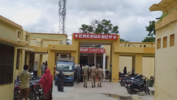 three died in accident between bike and pickup at budaun district