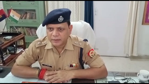 Watch: villagers attack on health workers in the village of kushinagar amidst corona testing