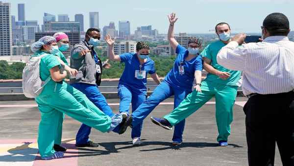 अमेरिका में कोविड-19 के नए मामलों में गिरावट