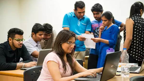 छह करोड़ युवा रोजगार मार्केट में दाखिल होंगे छह करोड़ युवा रोजगार मार्केट में दाखिल होंगे