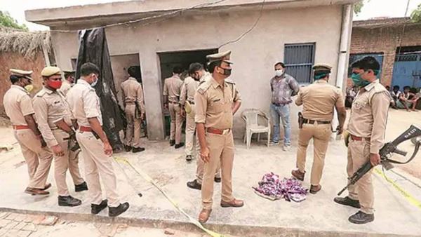 सीओ देवेंद्र के बारे में पूछते हैं एसएसपी