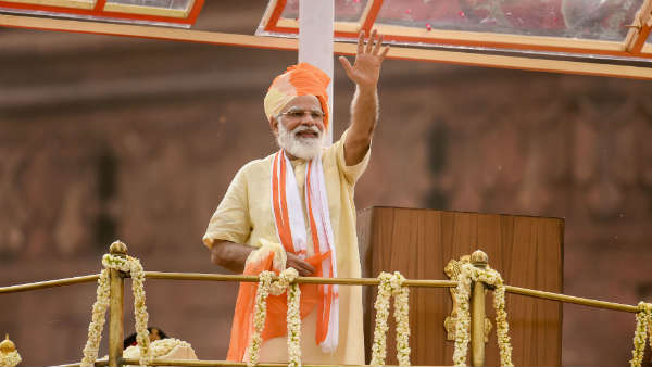 पीएम ने स्वतंत्रता सेनानियों को किया याद पीएम ने स्वतंत्रता सेनानियों को किया याद