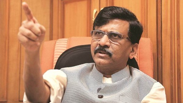 सोनिया गांधी की उम्र बढ़ रही है: संजय राउत 