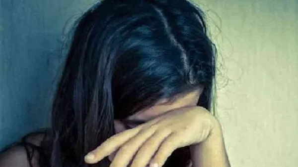 आरोपित हो चुका है फरार