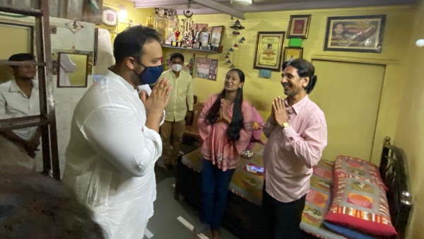 जीशान सिद्दीकी ने ट्वीट कर दी जानकारी