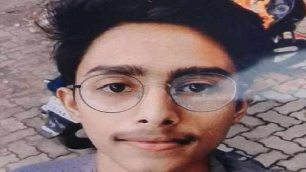 वाटर फॉल में डूबा युवक वाटर फॉल में डूबा युवक