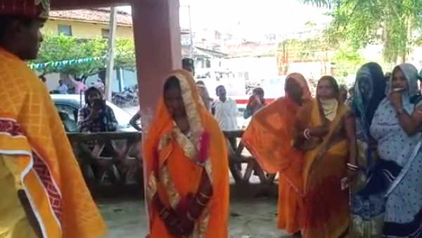 दोनों के बीच प्यार चढ़ा परवान