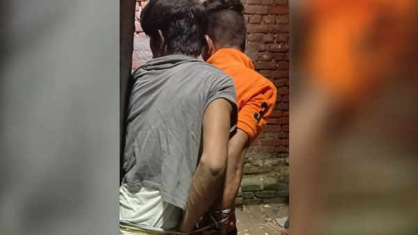 people caught two brother during theft then beat him brutally