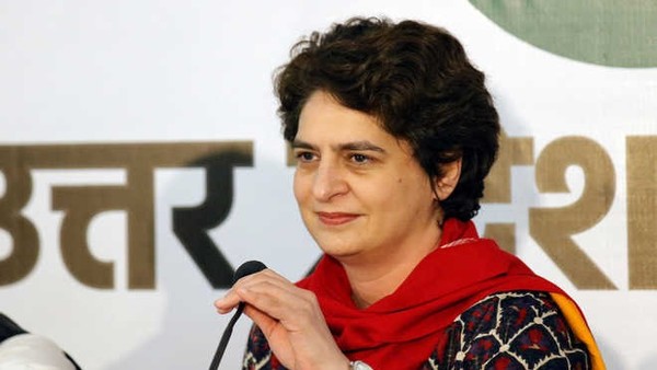 UP: कांग्रेस को फिर से उबारने की कोशिश करतीं प्रियंका गांधी UP: कांग्रेस को फिर से उबारने की कोशिश करतीं प्रियंका गांधी