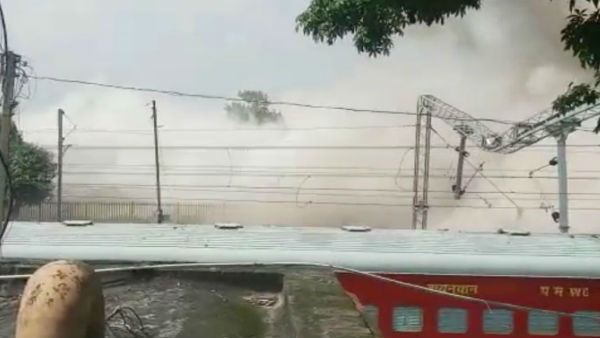 Madhya Pradesh: A video went viral in which an accident taken place allegedly while a blasting at railway station in Jabalpur Madhya Pradesh: A video went viral in which an accident taken place allegedly while a blasting at railway station in Jabalpur
