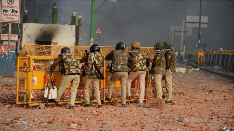 दिल्ली दंगा: जूलियो रिबेरो को जाँच में इंसाफ़ होता क्यों नज़र नहीं आता