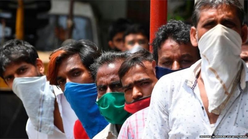 कोरोना वायरस: क्या वैक्सीन के मुक़ाबले हर्ड इम्यूनिटी का इंतज़ार सही है?