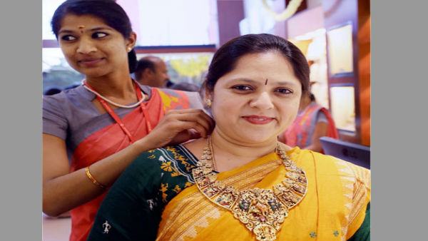  4800 रुपए तक नीचे लुढ़क गया सोना