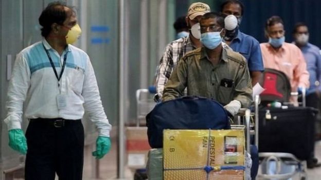 खाड़ी से लौटने वाले मज़दूर भारत के लिए कितनी बड़ी चुनौती