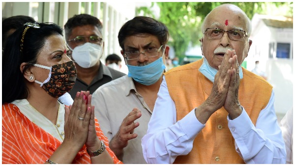 बेटी का हाथ थामे आडवाणी का वीडियो हुआ वायरल 