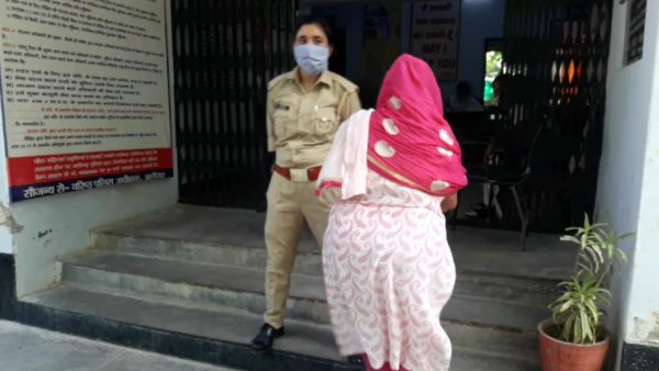 पति की हत्या के मामले में जेल जा चुकी है महिला