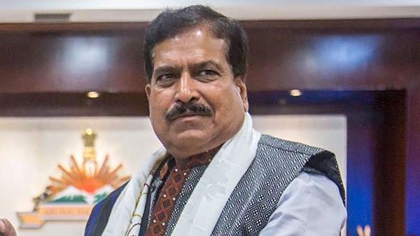 रेलवे को नुकसान पहुंचाने वालों को गोली मार दो