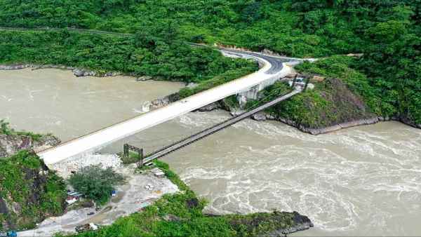 जिला मुख्यालय से 130 किलोमीटर दूर है इलाका